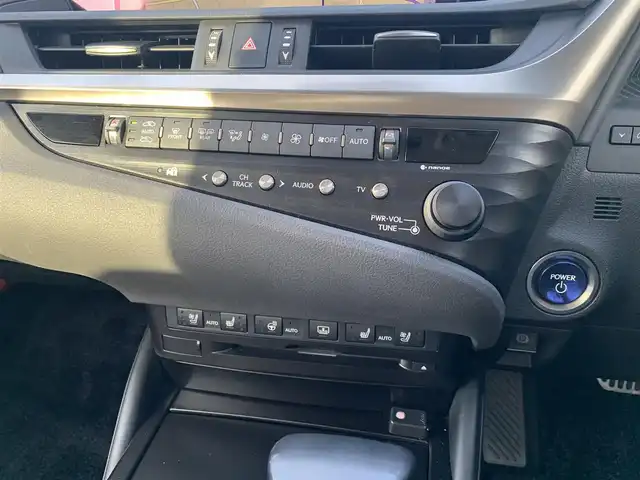 レクサス ＥＳ 300h 大分県 2019(平31)年 5.5万km ソニックチタニウム ・純正メモリーナビ/・フルセグ/・バックカメラ/・ETC2.0/・ステアリングスイッチ/・PCS/・ACC/・LDA/・AHB/・クリアランスソナー/・レザーシート/・純正アルミホイール