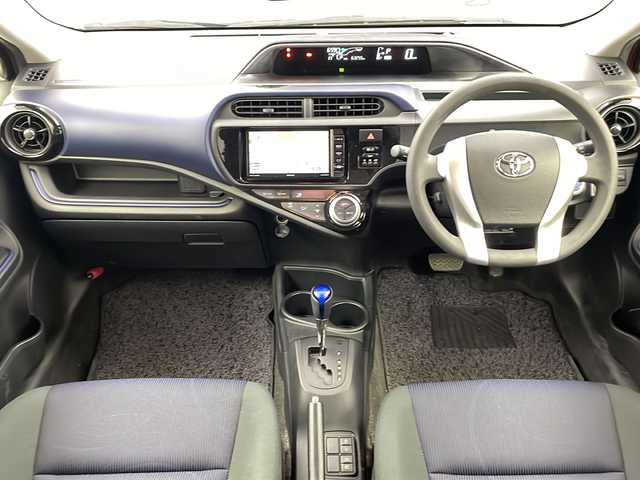 トヨタ アクア S 栃木県 2016(平28)年 6.4万km スーパーレッドⅤ 社外7インチナビ/AM FM CD　SD BT　ワンセグTV/ETC/トヨタセーフティセンス/・レーンアシスト/・オートマチックハイビーム/・衝突軽減ブレーキ/オートエアコン/オートライト/電動格納ミラー/純正フロアマット/14インチアルミホイール/リアワイパー
