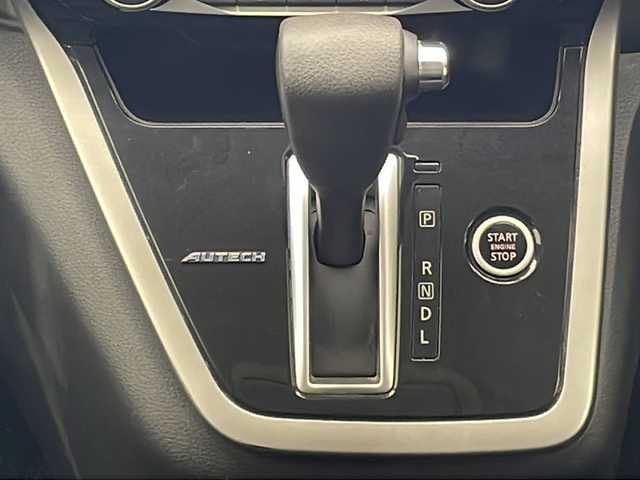 日産 セレナ オーテック Vパッケージ 沖縄県 2018(平30)年 3.6万km ダイヤモンドブラック 純正ナビ(MM317D-W)/(フルセグＴＶ　ＤＶＤ再生　ＢＴ接続)/バックカメラ　/純正フリップダウンモニター　/両側パワスラ　/クルーズコントロール　/ＥＴＣ　/ＬＥＤオートライト　/純正フロアマット　/純正ドアバイザー　/純正16インチアルミ