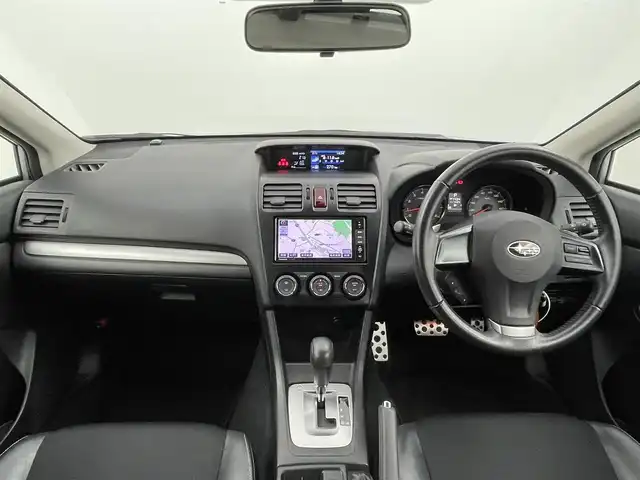 スバル インプレッサ スポーツ 2．0i－S 千葉県 2012(平24)年 11.8万km アイスシルバーメタリック 禁煙車/純正メモリナビ/・型番：CN-S300WD/・CD/DVD/USB/Bluetooth/フルセグTV/・ビルトインETC/革巻きステアリング/・ステアリングスイッチ/左右独立エアコン/ハーフレザーシート/・D席パワーシート/純正フロアマット/純正ドアバイザー/純正17インチAW/オートライト/・HIDヘッドライト/・フォグランプ/・ヘッドライトウォッシャー/・ヘッドライトイベライザー/アイドリングストップ/リモコンキー/・スペアキー/電動格納ウインカーミラー/積込みタイヤ　純正17インチAW/・サマータイヤ（205/50/R17）3mm