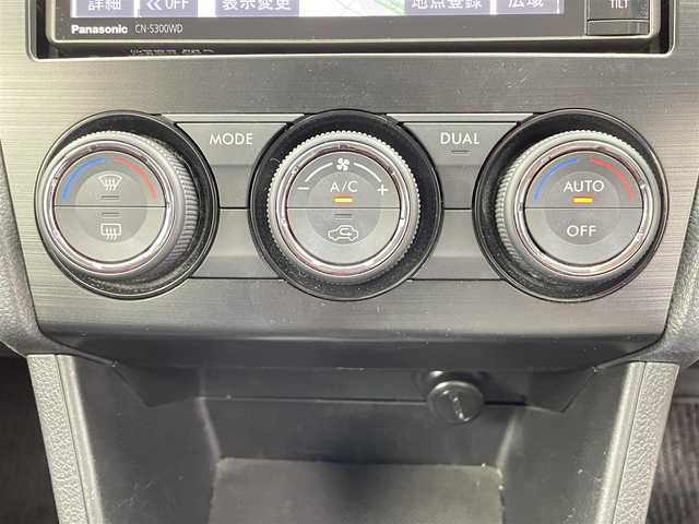 スバル インプレッサ スポーツ 2．0i－S 千葉県 2012(平24)年 11.8万km アイスシルバーメタリック 禁煙車/純正メモリナビ/・型番：CN-S300WD/・CD/DVD/USB/Bluetooth/フルセグTV/・ビルトインETC/革巻きステアリング/・ステアリングスイッチ/左右独立エアコン/ハーフレザーシート/・D席パワーシート/純正フロアマット/純正ドアバイザー/純正17インチAW/オートライト/・HIDヘッドライト/・フォグランプ/・ヘッドライトウォッシャー/・ヘッドライトイベライザー/アイドリングストップ/リモコンキー/・スペアキー/電動格納ウインカーミラー/積込みタイヤ　純正17インチAW/・サマータイヤ（205/50/R17）3mm
