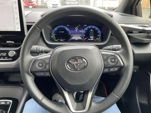 トヨタ カローラ スポーツ ハイブリッドG Z 静岡県 2023(令5)年 6.5万km オレンジ ワンオーナー/純正メーカーナビ・フルセグTV/純正18インチアルミホイール/バックカメラ/TRDエアロ（サイド・リアアンダー）/TOYOTA Safety Sense /・レーダークルーズ コントロール/・プリクラッシュセーフティ/・レーンディパーチャーアラート/・発進遅れ告知機能/・オートマチックハイビーム/・レーントレーシングアシスト/・ドライバー異常時対応アシスト/・プロアクティブドライビングアシスト/シートヒーター/ビルトインETC2.0/LEDライト/スマートキー2個/プッシュスタート/新車時保証書/取扱説明書