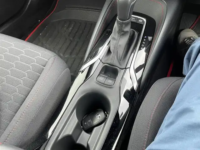 トヨタ カローラ スポーツ ハイブリッドG Z 静岡県 2023(令5)年 6.5万km オレンジ ワンオーナー/純正メーカーナビ・フルセグTV/純正18インチアルミホイール/バックカメラ/TRDエアロ（サイド・リアアンダー）/TOYOTA Safety Sense /・レーダークルーズ コントロール/・プリクラッシュセーフティ/・レーンディパーチャーアラート/・発進遅れ告知機能/・オートマチックハイビーム/・レーントレーシングアシスト/・ドライバー異常時対応アシスト/・プロアクティブドライビングアシスト/シートヒーター/ビルトインETC2.0/LEDライト/スマートキー2個/プッシュスタート/新車時保証書/取扱説明書