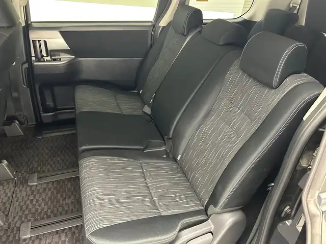 トヨタ ヴォクシー ZS 煌Ⅱ 兵庫県 2012(平24)年 6.6万km ブラック 社外SDナビ(CD/DVD/Bluetooth/フルセグ)/バックカメラ/両側パワースライドドア/純正フロアマット/社外18インチアルミホイール/オートライト/スマートキー/HIDヘッドライト/パドルシフト/ETC
