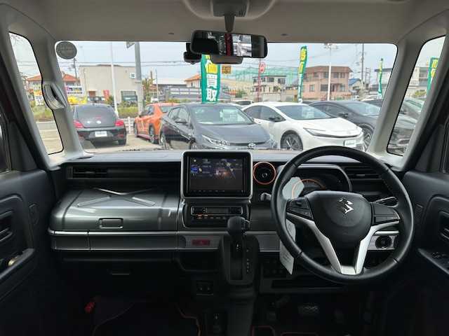 スズキ スペーシア ギア HYBRID XZ 大阪府 2019(令1)年 5.7万km フェニックスレッドパール/ガンメタリック2トーンルーフ 純正ナビ/全方位カメラ/フルセグ/Bluetooth/ヘッドアップディスプレイ/ルーフレール/両側パワースライドドア/前席シートヒーター/LEDヘッドライト/フロントフォグランプ/衝突軽減ブレーキ/レーンキープアシスト/プッシュスタート/スマートキー×2