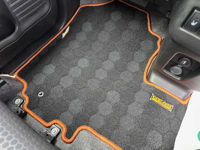 スズキ スペーシア ギア HYBRID XZ 大阪府 2019(令1)年 5.7万km フェニックスレッドパール/ガンメタリック2トーンルーフ 純正ナビ/全方位カメラ/フルセグ/Bluetooth/ヘッドアップディスプレイ/ルーフレール/両側パワースライドドア/前席シートヒーター/LEDヘッドライト/フロントフォグランプ/衝突軽減ブレーキ/レーンキープアシスト/プッシュスタート/スマートキー×2