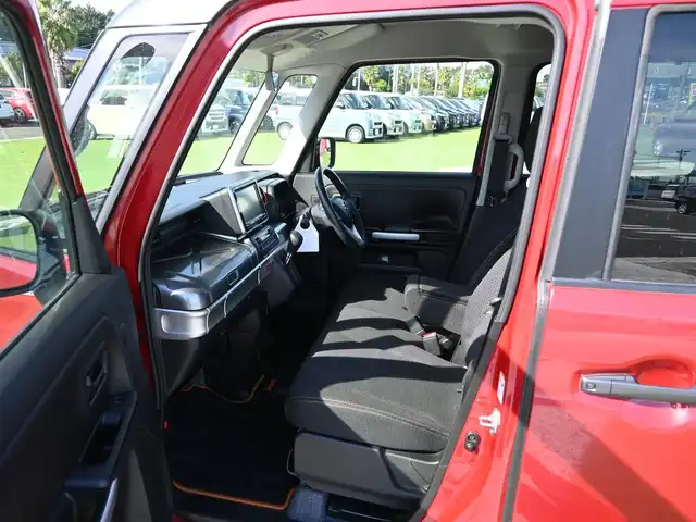 スズキ スペーシア ギア HYBRID XZ 千葉県 2019(令1)年 5.7万km フェニックスレッドパール/ガンメタリック2トーンルーフ スズキセーフティサポート/アイドリングストップ/両側パワースライドドア/前席シートヒーター/純正メモリーナビ/地デジTV/【DVD/CD再生機能　Bluetooth接続】/全方位モニター/ドライブレコーダー/革巻きステアリング/LEDヘッドライト/フォグライト/ウインカーミラー/リアコーナーセンサー/携帯リモコン