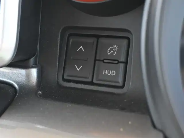 スズキ スペーシア ギア HYBRID XZ 千葉県 2019(令1)年 5.7万km フェニックスレッドパール/ガンメタリック2トーンルーフ スズキセーフティサポート/アイドリングストップ/両側パワースライドドア/前席シートヒーター/純正メモリーナビ/地デジTV/【DVD/CD再生機能　Bluetooth接続】/全方位モニター/ドライブレコーダー/革巻きステアリング/LEDヘッドライト/フォグライト/ウインカーミラー/リアコーナーセンサー/携帯リモコン