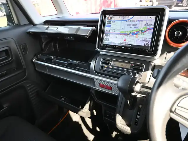 スズキ スペーシア ギア HYBRID XZ 千葉県 2019(令1)年 5.7万km フェニックスレッドパール/ガンメタリック2トーンルーフ スズキセーフティサポート/アイドリングストップ/両側パワースライドドア/前席シートヒーター/純正メモリーナビ/地デジTV/【DVD/CD再生機能　Bluetooth接続】/全方位モニター/ドライブレコーダー/革巻きステアリング/LEDヘッドライト/フォグライト/ウインカーミラー/リアコーナーセンサー/携帯リモコン