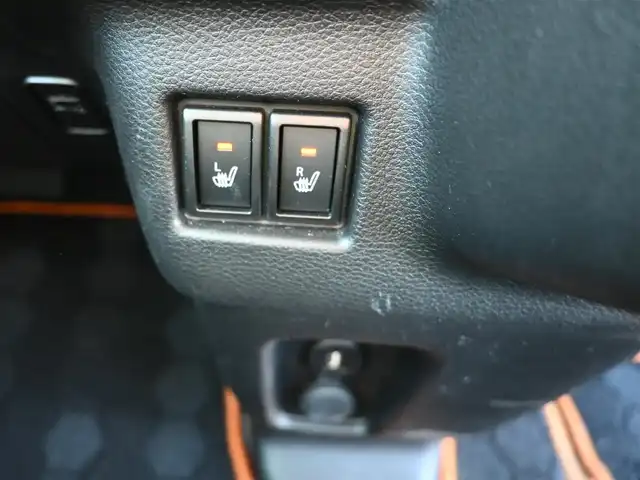 スズキ スペーシア ギア HYBRID XZ 千葉県 2019(令1)年 5.7万km フェニックスレッドパール/ガンメタリック2トーンルーフ スズキセーフティサポート/アイドリングストップ/両側パワースライドドア/前席シートヒーター/純正メモリーナビ/地デジTV/【DVD/CD再生機能　Bluetooth接続】/全方位モニター/ドライブレコーダー/革巻きステアリング/LEDヘッドライト/フォグライト/ウインカーミラー/リアコーナーセンサー/携帯リモコン