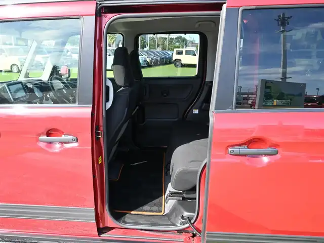 スズキ スペーシア ギア HYBRID XZ 千葉県 2019(令1)年 5.7万km フェニックスレッドパール/ガンメタリック2トーンルーフ スズキセーフティサポート/アイドリングストップ/両側パワースライドドア/前席シートヒーター/純正メモリーナビ/地デジTV/【DVD/CD再生機能　Bluetooth接続】/全方位モニター/ドライブレコーダー/革巻きステアリング/LEDヘッドライト/フォグライト/ウインカーミラー/リアコーナーセンサー/携帯リモコン