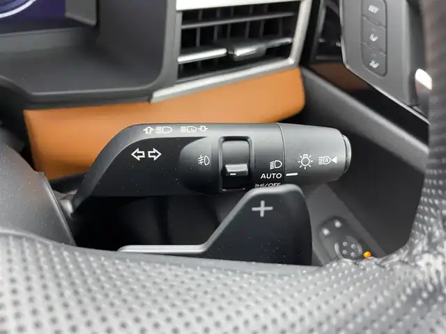 三菱 アウトランダー ＰＨＥＶ P 福井県 2022(令4)年 2.3万km ホワイトダイヤモンド ４WD/純正９インチナビ/フルセグTV/Bluetooth/USB/SD/AppleCarPlay/AndroidAuto/AM/FM/全方位カメラ/BOSEサウンドシステム/衝突軽減ブレーキシステム/踏み間違い衝突防止アシスト/アダプティブLEDヘッドライト/オートマチックハイビーム/Qi対応ワイヤレス充電/パワーシート/ヒートシーター/電動テールゲート/１００V AC電源/ヒルスタートアシスト/ALPINEデジタルインナーミラー