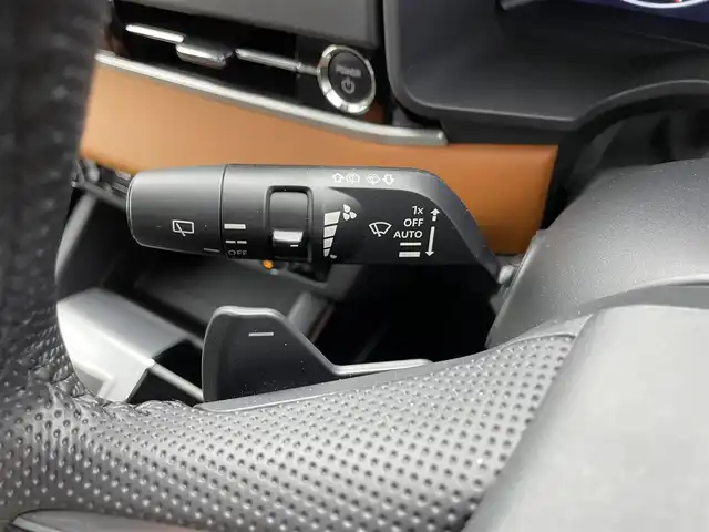 三菱 アウトランダー ＰＨＥＶ P 福井県 2022(令4)年 2.3万km ホワイトダイヤモンド ４WD/純正９インチナビ/フルセグTV/Bluetooth/USB/SD/AppleCarPlay/AndroidAuto/AM/FM/全方位カメラ/BOSEサウンドシステム/衝突軽減ブレーキシステム/踏み間違い衝突防止アシスト/アダプティブLEDヘッドライト/オートマチックハイビーム/Qi対応ワイヤレス充電/パワーシート/ヒートシーター/電動テールゲート/１００V AC電源/ヒルスタートアシスト/ALPINEデジタルインナーミラー