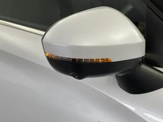 三菱 アウトランダー ＰＨＥＶ P 福井県 2022(令4)年 2.3万km ホワイトダイヤモンド ４WD/純正９インチナビ/フルセグTV/Bluetooth/USB/SD/AppleCarPlay/AndroidAuto/AM/FM/全方位カメラ/BOSEサウンドシステム/衝突軽減ブレーキシステム/踏み間違い衝突防止アシスト/アダプティブLEDヘッドライト/オートマチックハイビーム/Qi対応ワイヤレス充電/パワーシート/ヒートシーター/電動テールゲート/１００V AC電源/ヒルスタートアシスト/ALPINEデジタルインナーミラー