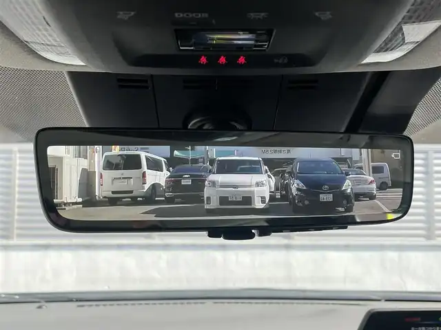 トヨタ プリウス Z 大阪府 2023(令5)年 2.2万km グレー ワンオーナー/【メーカーOP】/12.3インチディスプレイオーディオplus/・パノラミックビューモニター/・フルセグTV/・スマートフォン連携/・BT/AM/FM/デジタルインナーミラー/ブラインドスポットモニター/・安心降車アシスト/純正ドライブレコーダー（前後方）/【主要装備】/革シート/・除電スタビライジングプラスシート/・前席シートヒーター/エアーシート/・D席ウェイパワースポーティ＆助手席４ウェイマニュアルスポーティ/・D席シートポジションメモリー/・D席オートスライドアウェイ/パワーバックドア/ワイヤレス充電器/ETC2.0/【予防安全】/トヨタセーフティーセンス/・プリクラッシュセーフティ（歩行者[昼夜]/自転車運[昼夜]/自動二輪車[昼]検知機能付き衝突回避支援）/・緊急時操舵支援＋フロントクロストラフィックアラート＋レーンチェンジアラート/・レーントレーシングアシスト＋レーンディパーチャーアラート/・レーダークルーズコントロール（全車速追従機能付）/・オートマチックハイビーム/パーキングサポートブレーキ（前後方静止物/後方接近車両/後方歩行者/周囲静止物）/トヨタチームメイト