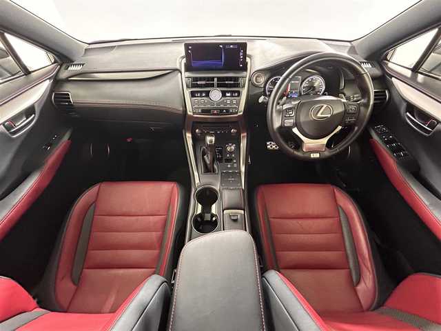 レクサス ＮＸ 300 Fスポーツ 佐賀県 2020(令2)年 6.2万km ブラック 衝突軽減ブレーキ/レーンキープアシスト/ロードサインアシスト/純正10.3インチナビ/CD/DVD/フルセグTV/MSV/Bluetooth/バックカメラ /パワーバックドア /ETC2.0/レーダークルーズコントロール/本革シート/前席シートヒーター/前席メモリーシート/シートベンチレーション/パドルシフト/本革ステアリング/ステアリングヒーター/ステアリングリモコン/オートライト/オートマチックハイビーム/LEDライト/フォグライト /純正18インチアルミホイール/純正フロアマット/横滑り防止装置/スマートキー/スペアキー