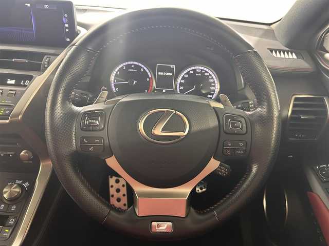 レクサス ＮＸ 300 Fスポーツ 佐賀県 2020(令2)年 6.2万km ブラック 衝突軽減ブレーキ/レーンキープアシスト/ロードサインアシスト/純正10.3インチナビ/CD/DVD/フルセグTV/MSV/Bluetooth/バックカメラ /パワーバックドア /ETC2.0/レーダークルーズコントロール/本革シート/前席シートヒーター/前席メモリーシート/シートベンチレーション/パドルシフト/本革ステアリング/ステアリングヒーター/ステアリングリモコン/オートライト/オートマチックハイビーム/LEDライト/フォグライト /純正18インチアルミホイール/純正フロアマット/横滑り防止装置/スマートキー/スペアキー