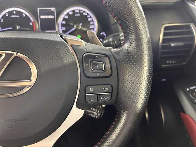 レクサス ＮＸ 300 Fスポーツ 佐賀県 2020(令2)年 6.2万km ブラック 衝突軽減ブレーキ/レーンキープアシスト/ロードサインアシスト/純正10.3インチナビ/CD/DVD/フルセグTV/MSV/Bluetooth/バックカメラ /パワーバックドア /ETC2.0/レーダークルーズコントロール/本革シート/前席シートヒーター/前席メモリーシート/シートベンチレーション/パドルシフト/本革ステアリング/ステアリングヒーター/ステアリングリモコン/オートライト/オートマチックハイビーム/LEDライト/フォグライト /純正18インチアルミホイール/純正フロアマット/横滑り防止装置/スマートキー/スペアキー