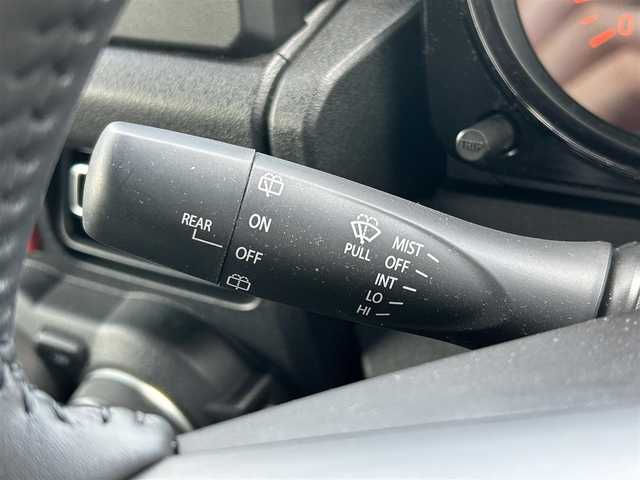 スズキ ジムニー シエラ JC 奈良県 2025(令7)年 0.8万km ブルーイッシュブラックパール3 ユーザー買取車/4WD/社外メーカー/BT/SD/アップルカープレイ対応/背面タイヤ/フルフラットシート/衝突軽減システム/横滑り防止装置/コーナーセンサー(リアのみ)/オートLEDライト/ドラレコ/ETC2.0/純正フロアマット/保証書・取説有