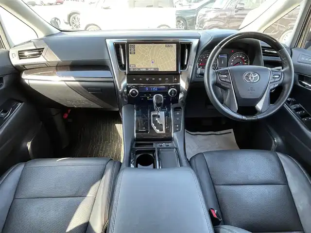トヨタ アルファード S Cパッケージ 佐賀県 2019(平31)年 5.7万km ブラック 純正10インチナビ/Bluetooth/フルセグTV/CD/DVD/AM/FM/12.1インチ後席モニター/両側パワースライドドア/パワーバックドア/レーダークルーズコントロール/前後コーナーセンサー/黒革シート/メモリー付きパワーシート/エグゼクティブパワーシート/シートヒーター＆ベンチレーション/オットマン/ハンドルヒーター/ドライブレコーダー/ビルトインETC/電動格納ミラー/スマートキー/LEDオートライト/オートマチックハイビーム/純正18インチアルミホイール/純正フロアマット/純正ドアバイザー/新車保証書/取扱説明書/スペアキー1本/衝突被害軽減ブレーキ/レーンアシスト
