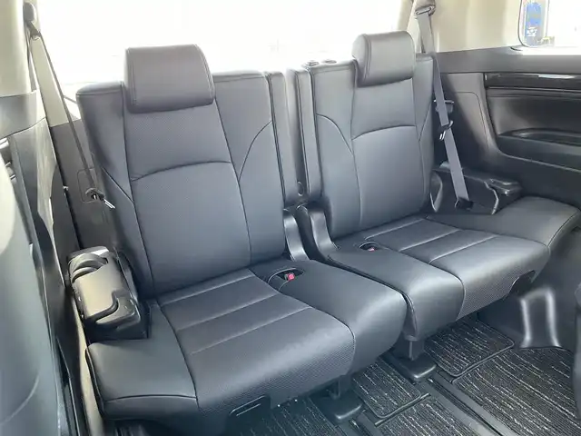 トヨタ アルファード S Cパッケージ 佐賀県 2019(平31)年 5.7万km ブラック 純正10インチナビ/Bluetooth/フルセグTV/CD/DVD/AM/FM/12.1インチ後席モニター/両側パワースライドドア/パワーバックドア/レーダークルーズコントロール/前後コーナーセンサー/黒革シート/メモリー付きパワーシート/エグゼクティブパワーシート/シートヒーター＆ベンチレーション/オットマン/ハンドルヒーター/ドライブレコーダー/ビルトインETC/電動格納ミラー/スマートキー/LEDオートライト/オートマチックハイビーム/純正18インチアルミホイール/純正フロアマット/純正ドアバイザー/新車保証書/取扱説明書/スペアキー1本/衝突被害軽減ブレーキ/レーンアシスト