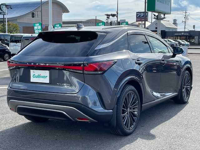 レクサス ＲＸ 450h+ バージョンL 長崎県 2024(令6)年 1.4万km ソニッククロム ワンオーナー/純正メーカーナビ/地デジ/BT/USB/Miracast/HDMI/パノラミックビューカメラ/MOP:パノラマサンルーフ/MOP:マークレビンソンプレミアムサウンド/MOP:輻射ヒーター/MOP:ルーフレール/MOP:寒冷地仕様/レクサスチームメイト/ブラウンハーフレザーシート/前席パワーシート/D席メモリーシート/全席シートヒーター/エアーシート/デジタルインナーミラー/ブラインドスポットモニター/カラーヘッドアップディスプレイ/パーキングアシスト/ステアリングヒーター/ハンズフリーパワーバックドア/3眼LEDヘッドライト/ビルトインETC2.0/純正21インチAW/充電ケーブル