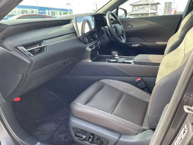 レクサス ＲＸ 450h+ バージョンL 長崎県 2024(令6)年 1.4万km ソニッククロム ワンオーナー/純正メーカーナビ/地デジ/BT/USB/Miracast/HDMI/パノラミックビューカメラ/MOP:パノラマサンルーフ/MOP:マークレビンソンプレミアムサウンド/MOP:輻射ヒーター/MOP:ルーフレール/MOP:寒冷地仕様/レクサスチームメイト/ブラウンハーフレザーシート/前席パワーシート/D席メモリーシート/全席シートヒーター/エアーシート/デジタルインナーミラー/ブラインドスポットモニター/カラーヘッドアップディスプレイ/パーキングアシスト/ステアリングヒーター/ハンズフリーパワーバックドア/3眼LEDヘッドライト/ビルトインETC2.0/純正21インチAW/充電ケーブル
