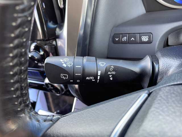 トヨタ ヴェルファイア ハイブリット ZR Gエディション 青森県 2018(平30)年 8.3万km ホワイトパールクリスタルシャイン ・本革シート/・純正12.1インチナビ/・純正フリップダウンモニター/・バックカメラ/・Bluetooth/・フルセグ/・USBポート/・衝突軽減ブレーキ/・レーンキープアシスト/・レーダークルーズコントロール/・シートヒーター/・エアシート/・パワーシート/・ハンドルヒーター/・両側パワースライドドア/・コーナーセンサー/・プッシュスタート/・スマートキー/・純正17AW/・純正LEDヘッドライト/・オートマチックハイビーム/・保証書・取説あり