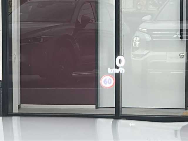 三菱 アウトランダー ＰＨＥＶ P 大阪府 2023(令5)年 1.5万km ホワイトダイヤモンド １オーナー　衝突軽減　サンルーフ　BOSE　黒茶革シート　シートヒーター　パワーシート　シートメモリ　純正ナビ　全周囲カメラ　フルセグＴＶ　置くだけ充電　ＨＵＤ　ステアリングヒーター　レーダークルコン　BSM　シーケンシャルウィンカー　1500W充電　オートワイパー　パワーバックドア　ETC2.0　プッシュスタート　スマートキー　スペアキー　保証書　LEDヘッドライト　