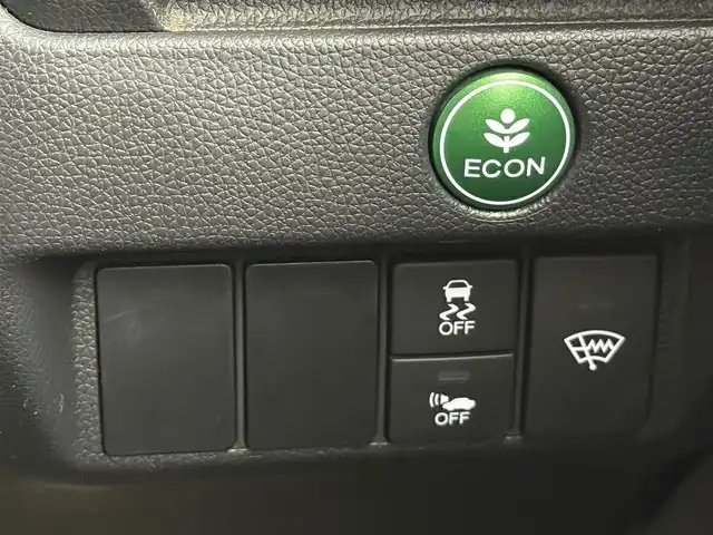 ホンダ フィット ハイブリット Sパッケージ 愛知県 2013(平25)年 5.5万km パール 純正ナビ/バックカメラ/衝突軽減ブレーキ/クルーズコントロール/純正16インチアルミホイール/ワンセグTV/ドライブレコーダー/Bluetooth/CD/DVD再生/スマートキー/プッシュスタート/電動格納ミラー/ＥＴＣ