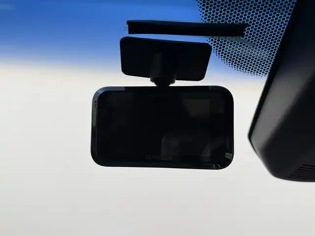 ホンダ フィット ハイブリット Sパッケージ 愛知県 2013(平25)年 5.5万km パール 純正ナビ/バックカメラ/衝突軽減ブレーキ/クルーズコントロール/純正16インチアルミホイール/ワンセグTV/ドライブレコーダー/Bluetooth/CD/DVD再生/スマートキー/プッシュスタート/電動格納ミラー/ＥＴＣ