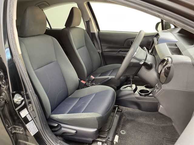 トヨタ アクア S 兵庫県 2015(平27)年 13.7万km ブラックマイカ ・純正ナビ（BT・CD・DVD・SD・AUX・ワンセグ）/・バックカメラ/・ステアリングスイッチ/・純正フロアマット/・ビルトインETC/・純正ドライブレコーダー/・オートライト/・社外15インチアルミホイール/・スマートキー/・スペアキー/・取扱説明書/・保証書