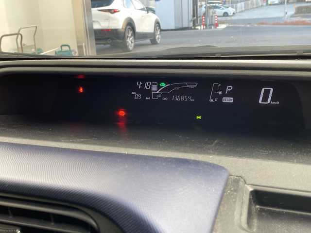 トヨタ アクア S 兵庫県 2015(平27)年 13.7万km ブラックマイカ ・純正ナビ（BT・CD・DVD・SD・AUX・ワンセグ）/・バックカメラ/・ステアリングスイッチ/・純正フロアマット/・ビルトインETC/・純正ドライブレコーダー/・オートライト/・社外15インチアルミホイール/・スマートキー/・スペアキー/・取扱説明書/・保証書