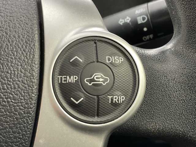 トヨタ アクア S 兵庫県 2015(平27)年 13.7万km ブラックマイカ ・純正ナビ（BT・CD・DVD・SD・AUX・ワンセグ）/・バックカメラ/・ステアリングスイッチ/・純正フロアマット/・ビルトインETC/・純正ドライブレコーダー/・オートライト/・社外15インチアルミホイール/・スマートキー/・スペアキー/・取扱説明書/・保証書