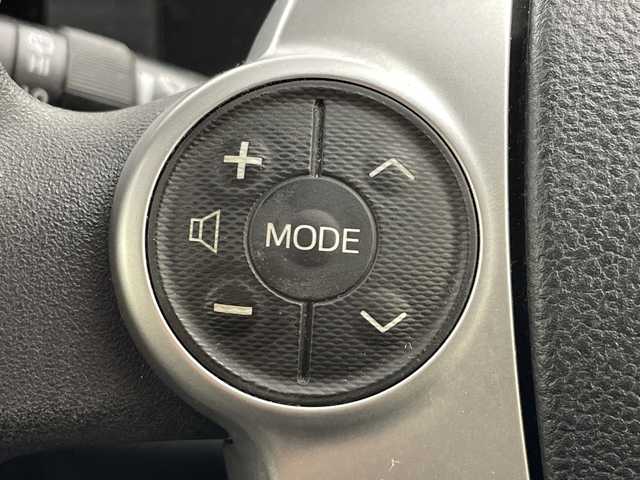 トヨタ アクア S 兵庫県 2015(平27)年 13.7万km ブラックマイカ ・純正ナビ（BT・CD・DVD・SD・AUX・ワンセグ）/・バックカメラ/・ステアリングスイッチ/・純正フロアマット/・ビルトインETC/・純正ドライブレコーダー/・オートライト/・社外15インチアルミホイール/・スマートキー/・スペアキー/・取扱説明書/・保証書