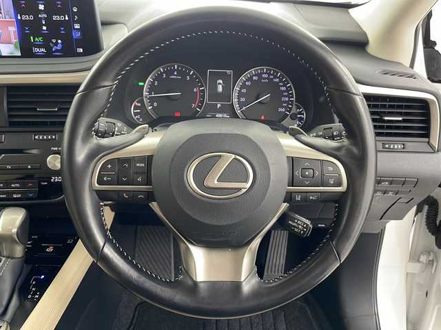 レクサス ＲＸ 300 道央・札幌 2021(令3)年 4.1万km ソニッククォーツ ・４WD　/・Lexus Safety System+/・プリクラッシュセーフティ/・レーントレーシングアシスト/・レーンチェンジアシスト/・レーダークルーズコントロール/・ブラインドスポットモニター/・純正12.3インチディスプレイナビ/・CD.Bluetooth接続.フルセグTV/・バックカメラ/・LEDヘッドライト/オートハイビーム/・レザーシート/D.N席パワーシート/・D.N席エアシート/シートヒーター/・パワーバックドア/・ビルトインETC/・ステアリングヒーター/パドルシフト/・クリアランスソナー/・スタッドレスタイヤアルミ付積込