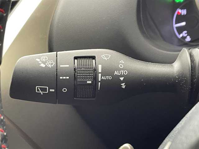 レクサス ＮＸ 300h Fスポーツ 滋賀県 2015(平27)年 8万km スターライトブラックガラスフレーク 禁煙車/サンルーフ/3眼LEDヘッドランプ/プリクラッシュセーフティ/レーダークルーズコントロール/クリアランスソナー/パワーバックドア/純正ナビ/【CD/DVD/ワンセグTV/Bluetooth】/バックカメラ/ETC/赤レザーシート/シートヒーター/シートベンチレーション/ステアリングヒーター/電動パーキングブレーキ/オートホールド