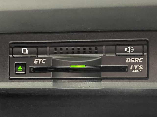 レクサス ＮＸ 300h Fスポーツ 滋賀県 2015(平27)年 8万km スターライトブラックガラスフレーク 禁煙車/サンルーフ/3眼LEDヘッドランプ/プリクラッシュセーフティ/レーダークルーズコントロール/クリアランスソナー/パワーバックドア/純正ナビ/【CD/DVD/ワンセグTV/Bluetooth】/バックカメラ/ETC/赤レザーシート/シートヒーター/シートベンチレーション/ステアリングヒーター/電動パーキングブレーキ/オートホールド