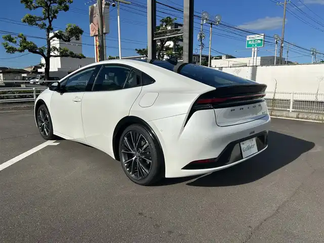 トヨタ プリウス Z 岡山県 2024(令6)年 1.4万km プラチナホワイトパールマイカ 登録時走行距離13512km/純正12.3インチナビ/フルセグTV(AM.FM.TV.BT)/全方位カメラ/ETC2.0/ブラインドスポットモニター/シートヒーター/エアシート/クリアランスソナー/衝突軽減ブレーキ/レーダークルーズコントロール/レーンキープアシスト/オートマチックハイビーム/アイドリングストップ/パワーバックドア/19インチ純正AW
