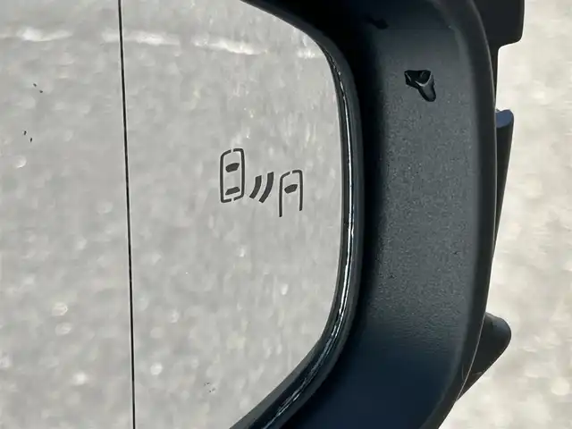 トヨタ プリウス Z 岡山県 2024(令6)年 1.4万km プラチナホワイトパールマイカ 登録時走行距離13512km/純正12.3インチナビ/フルセグTV(AM.FM.TV.BT)/全方位カメラ/ETC2.0/ブラインドスポットモニター/シートヒーター/エアシート/クリアランスソナー/衝突軽減ブレーキ/レーダークルーズコントロール/レーンキープアシスト/オートマチックハイビーム/アイドリングストップ/パワーバックドア/19インチ純正AW