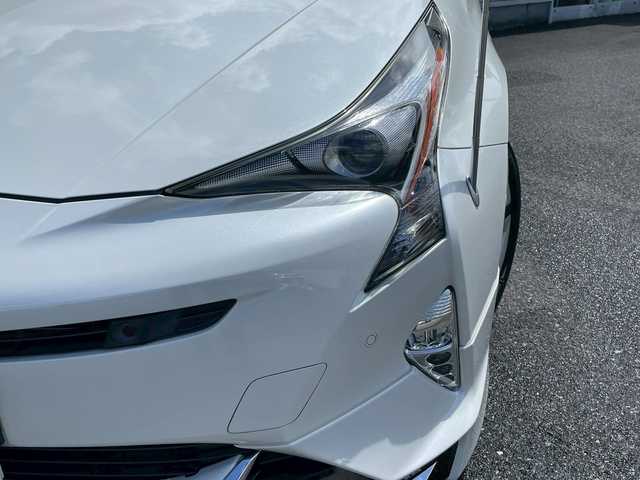 トヨタ プリウス A プレミアム　ツーリングセレ 宮崎県 2016(平28)年 3.3万km パール モデリスタエアロ（フロント・サイド・リア）　/アルパイン７インチナビ　/ＥＴＣ　/ドラレコ　/アドバンスパーク　/クルコン　/オートハイビーム　/前席シートヒーター　/バックカメラ　/ドアバイザー　/コーナーポール/ヘッドアップディスプレイ