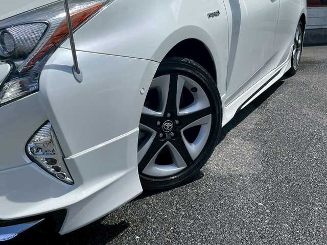 トヨタ プリウス A プレミアム　ツーリングセレ 宮崎県 2016(平28)年 3.3万km パール モデリスタエアロ（フロント・サイド・リア）　/アルパイン７インチナビ　/ＥＴＣ　/ドラレコ　/アドバンスパーク　/クルコン　/オートハイビーム　/前席シートヒーター　/バックカメラ　/ドアバイザー　/コーナーポール/ヘッドアップディスプレイ