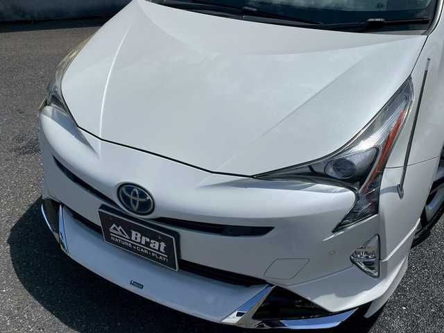 トヨタ プリウス A プレミアム　ツーリングセレ 宮崎県 2016(平28)年 3.3万km パール モデリスタエアロ（フロント・サイド・リア）　/アルパイン７インチナビ　/ＥＴＣ　/ドラレコ　/アドバンスパーク　/クルコン　/オートハイビーム　/前席シートヒーター　/バックカメラ　/ドアバイザー　/コーナーポール/ヘッドアップディスプレイ