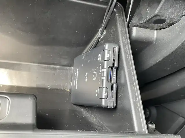 スズキ ジムニー XC 佐賀県 2023(令5)年 3.9万km ジャングルグリーン パートタイム4WD/社外メモリーナビゲーション/・フルセグTV/CD/DVD/SD/Bluetooth/バックカメラ/前方ドライブレコーダー/ETC/ミラーヒーター/DN席シートヒーター/ISOFIX対応/革巻きステアリング/ステアリングリモコン/純正16インチアルミホイール/純正LEDヘッドライト/・オートマチックハイビーム/純正フォグランプ/純正フロアマット/純正ドアバイザ―/新車保証書/スペアキー１本/クルーズコントロール/デュアルセンサーブレーキサポート/車線逸脱警報機能