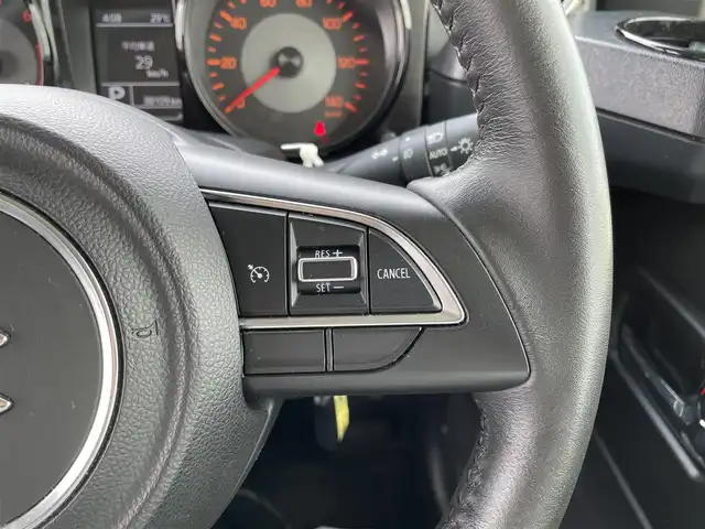 スズキ ジムニー XC 佐賀県 2023(令5)年 3.9万km ジャングルグリーン パートタイム4WD/社外メモリーナビゲーション/・フルセグTV/CD/DVD/SD/Bluetooth/バックカメラ/前方ドライブレコーダー/ETC/ミラーヒーター/DN席シートヒーター/ISOFIX対応/革巻きステアリング/ステアリングリモコン/純正16インチアルミホイール/純正LEDヘッドライト/・オートマチックハイビーム/純正フォグランプ/純正フロアマット/純正ドアバイザ―/新車保証書/スペアキー１本/クルーズコントロール/デュアルセンサーブレーキサポート/車線逸脱警報機能