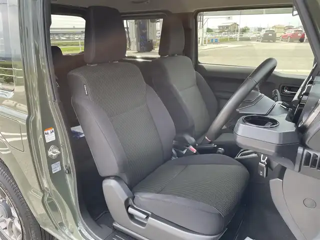 スズキ ジムニー XC 佐賀県 2023(令5)年 3.9万km ジャングルグリーン パートタイム4WD/社外メモリーナビゲーション/・フルセグTV/CD/DVD/SD/Bluetooth/バックカメラ/前方ドライブレコーダー/ETC/ミラーヒーター/DN席シートヒーター/ISOFIX対応/革巻きステアリング/ステアリングリモコン/純正16インチアルミホイール/純正LEDヘッドライト/・オートマチックハイビーム/純正フォグランプ/純正フロアマット/純正ドアバイザ―/新車保証書/スペアキー１本/クルーズコントロール/デュアルセンサーブレーキサポート/車線逸脱警報機能