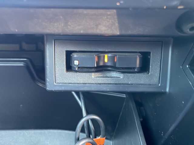 トヨタ ランドクルーザー プラド TX 島根県 2014(平26)年 6.5万km ホワイトパールクリスタルシャイン 社外7インチメモリナビゲーション(AVIC-VH0009)/フルセグ BT SD CD DVD/サンルーフ/ヒッチメンバー/ルーフレール/バックカメラ/ヘッドライトウォッシャー/革巻きステアリングウッドコンビ/LEDヘッドライト/AUTOライト/フォグライト/ETC/革調シートカバー/社外17インチアルミホイール