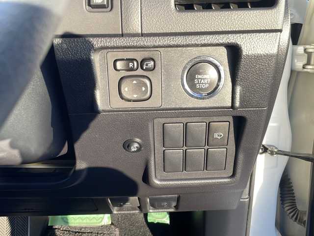 トヨタ ランドクルーザー プラド TX 島根県 2014(平26)年 6.5万km ホワイトパールクリスタルシャイン 社外7インチメモリナビゲーション(AVIC-VH0009)/フルセグ BT SD CD DVD/サンルーフ/ヒッチメンバー/ルーフレール/バックカメラ/ヘッドライトウォッシャー/革巻きステアリングウッドコンビ/LEDヘッドライト/AUTOライト/フォグライト/ETC/革調シートカバー/社外17インチアルミホイール