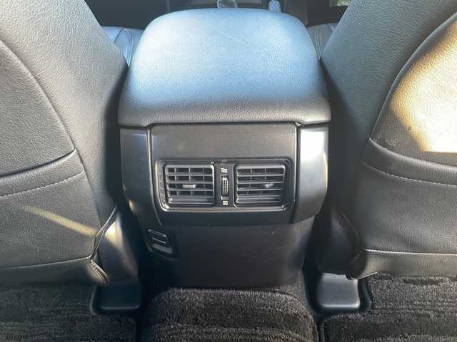 トヨタ ランドクルーザー プラド TX 島根県 2014(平26)年 6.5万km ホワイトパールクリスタルシャイン 社外7インチメモリナビゲーション(AVIC-VH0009)/フルセグ BT SD CD DVD/サンルーフ/ヒッチメンバー/ルーフレール/バックカメラ/ヘッドライトウォッシャー/革巻きステアリングウッドコンビ/LEDヘッドライト/AUTOライト/フォグライト/ETC/革調シートカバー/社外17インチアルミホイール