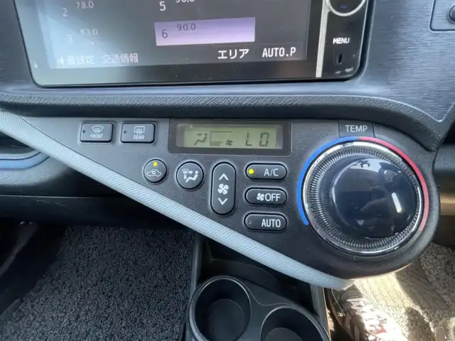 トヨタ アクア S 栃木県 2013(平25)年 8.2万km グレーメタリック 株)IDOMが運営する【じしゃロン小山店】の自社ローン専用車両になります。こちらは現金またはオートローンご利用時の価格です。自社ローンご希望の方は別途その旨お申付け下さい//禁煙車/純正フルセグナビ/（CD/DVD/AM/FMラジオ）/(Bluetooth)/スマートキー/プッシュスタート/バックカメラ/ＥＴＣ/ドライブレコーダー/ステアリングリモコン/電動格納ドアミラー/パワーウインドウ/オートライト/防眩ミラー